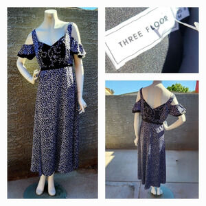 Three Floor‎ Dress